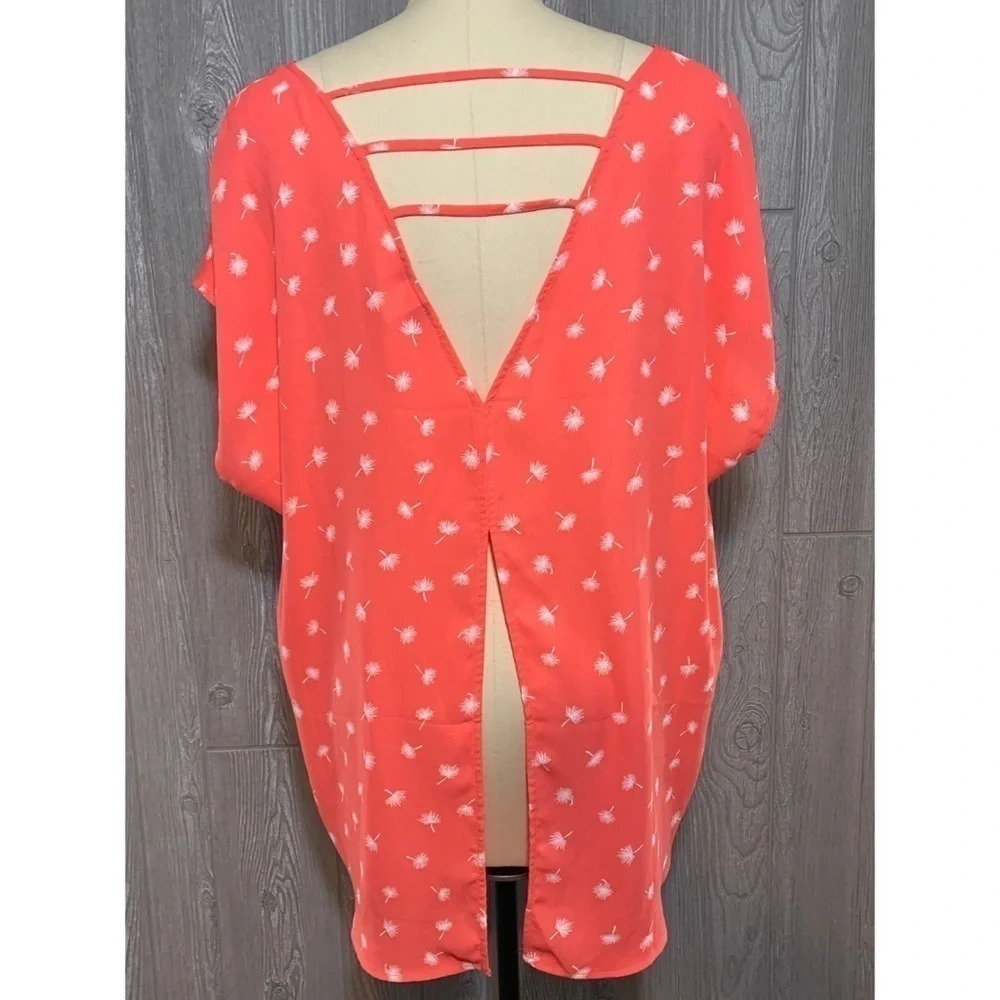 Torrid Coral Open Back Blouse in Size 1 - Picture 3 of 4